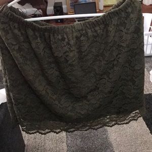 Lacy flower detail skirt